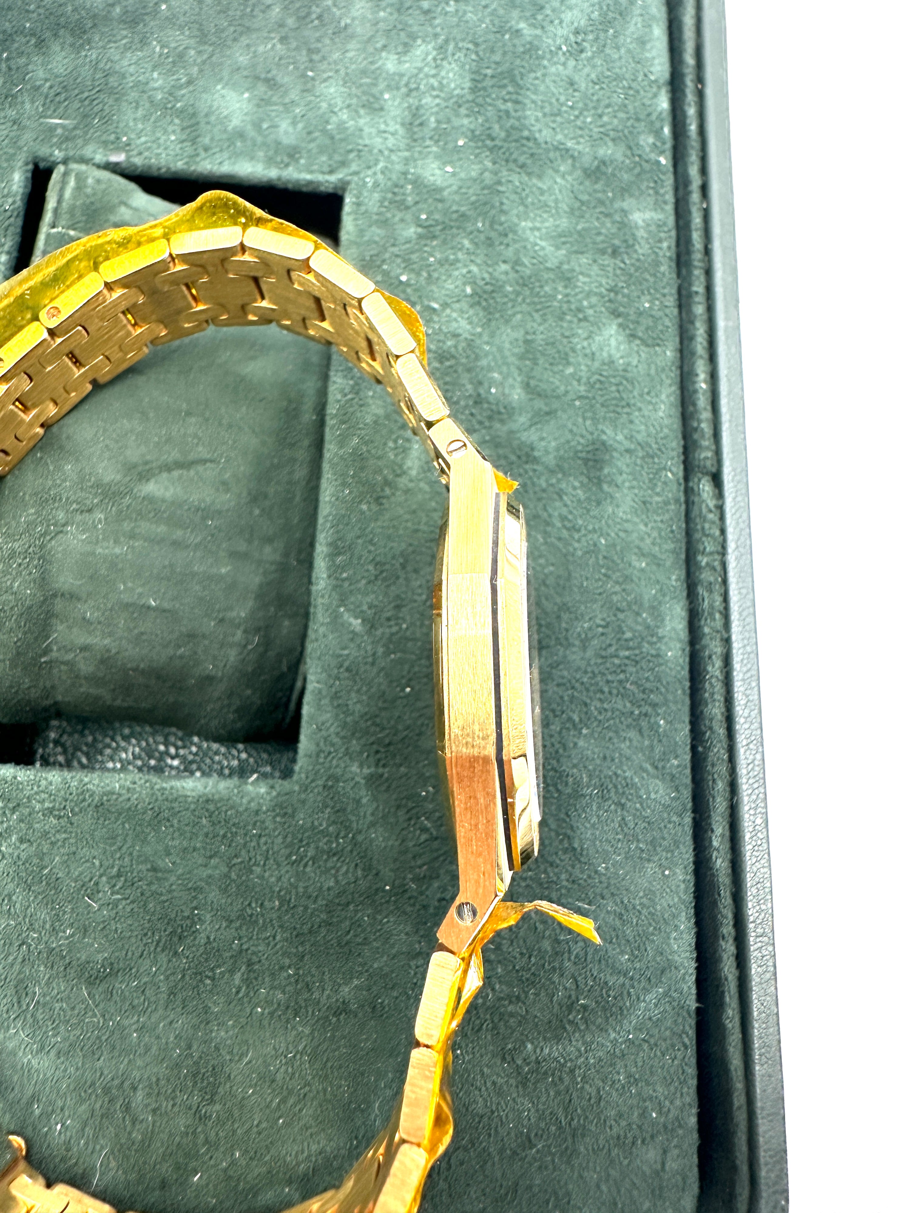 Audemars Piguet - Royal OAK Quartz 60088BA Oro 18K - Certificato AP 2023 - Full Set